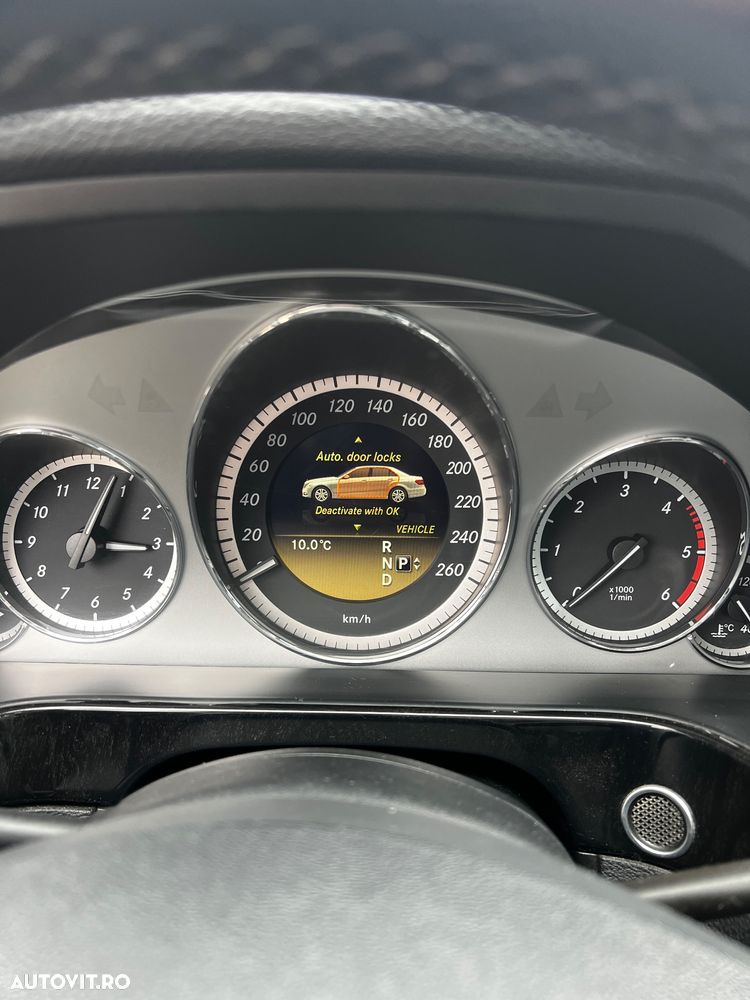 Mercedes-Benz E 220 CDI DPF BlueEFFICIENCY 7G-TRONIC Avantgarde - 28