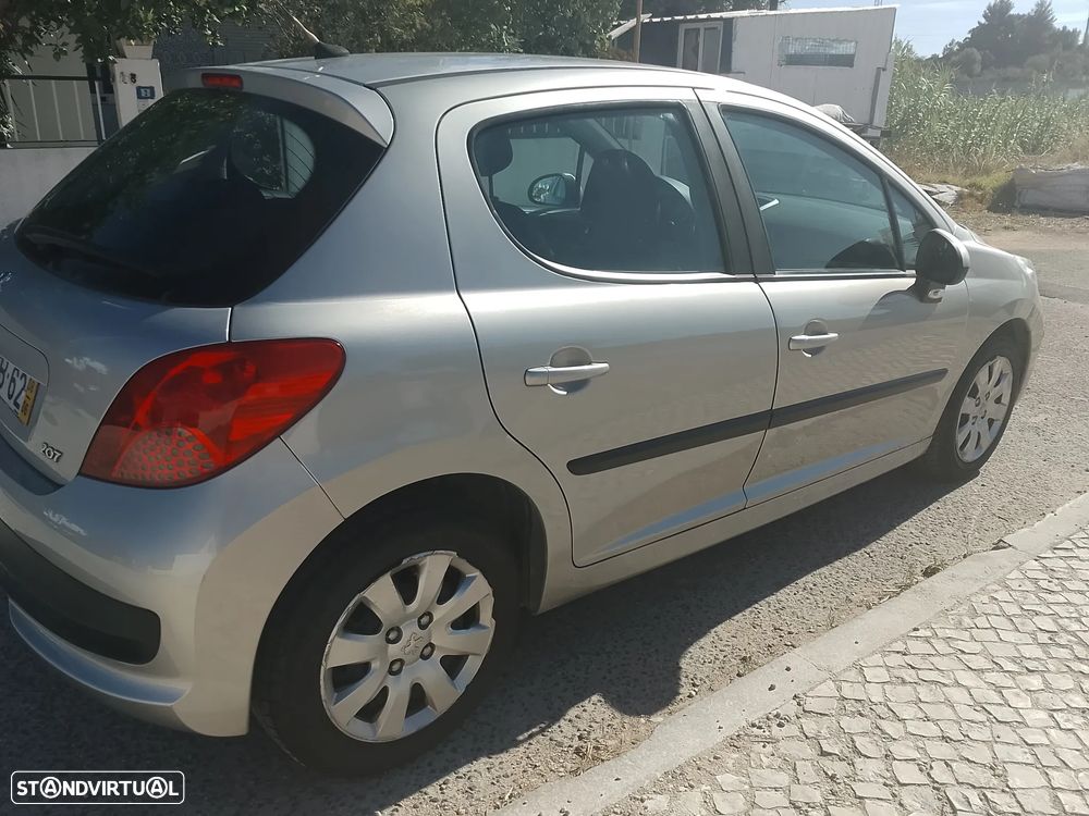 Peugeot 207 1.4 HDi Trendy - 16