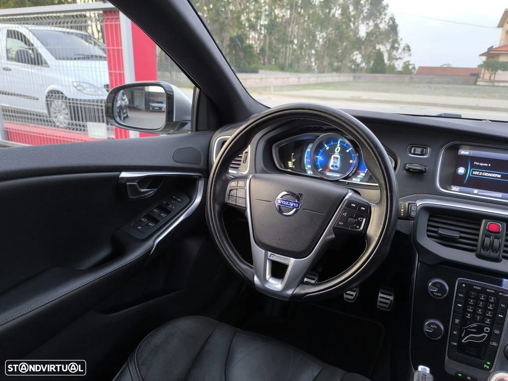 Volvo V40 1.6 D2 R-Design - 32