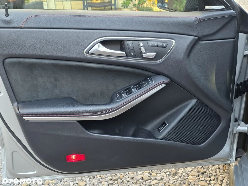 Mercedes-Benz CLA AMG 45 4Matic AMG Speedshift DCT 7G - 16