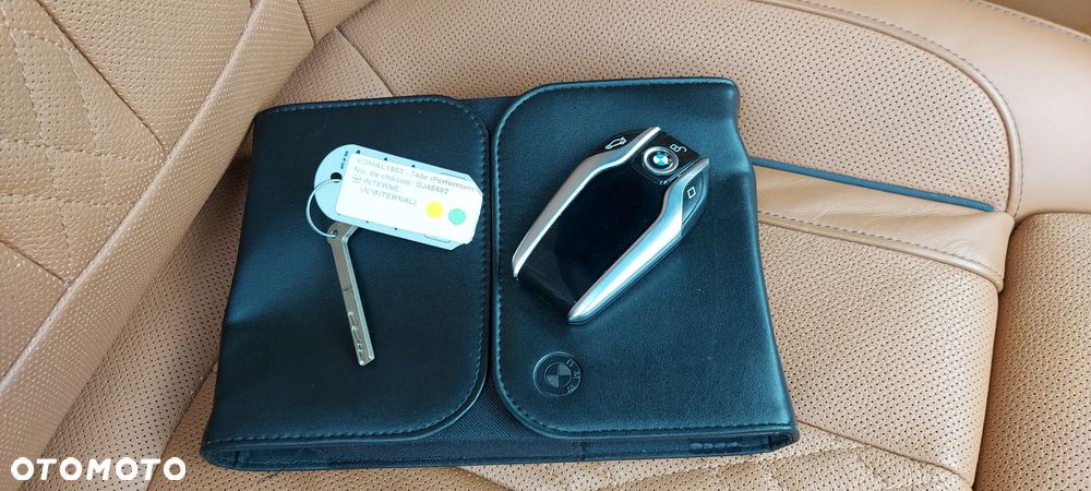 BMW Seria 7 740e iPerformance - 16