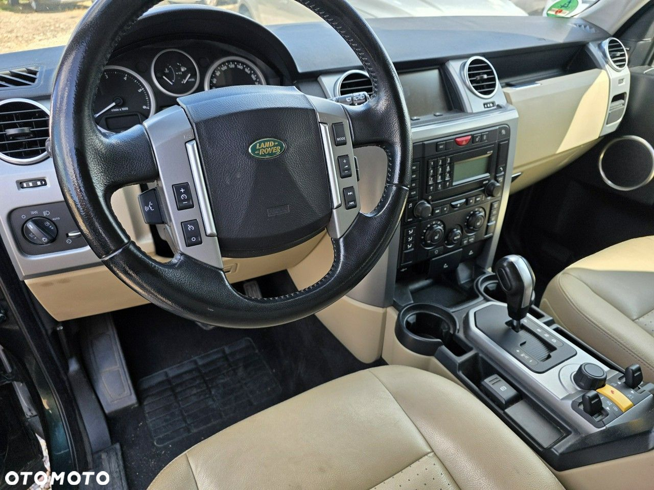 Land Rover Discovery IV 2.7D V6 S - 27