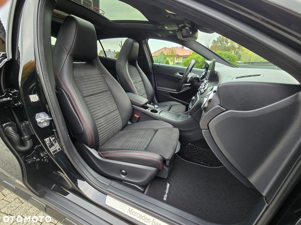 Mercedes-Benz GLA 220 4-Matic AMG Line - 12