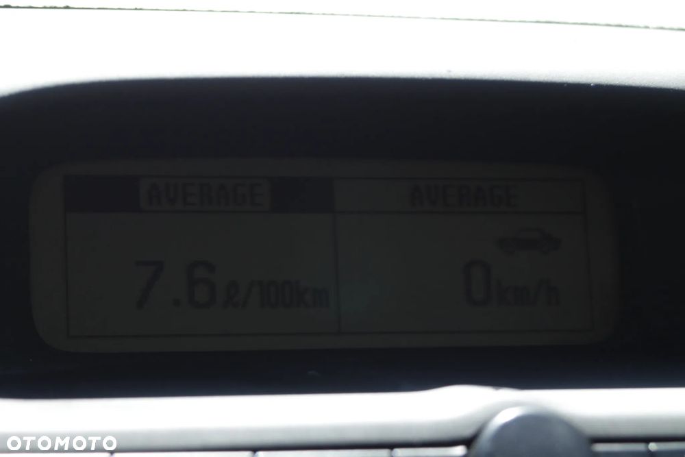 Toyota Avensis 2.0 D-4D Sol - 32