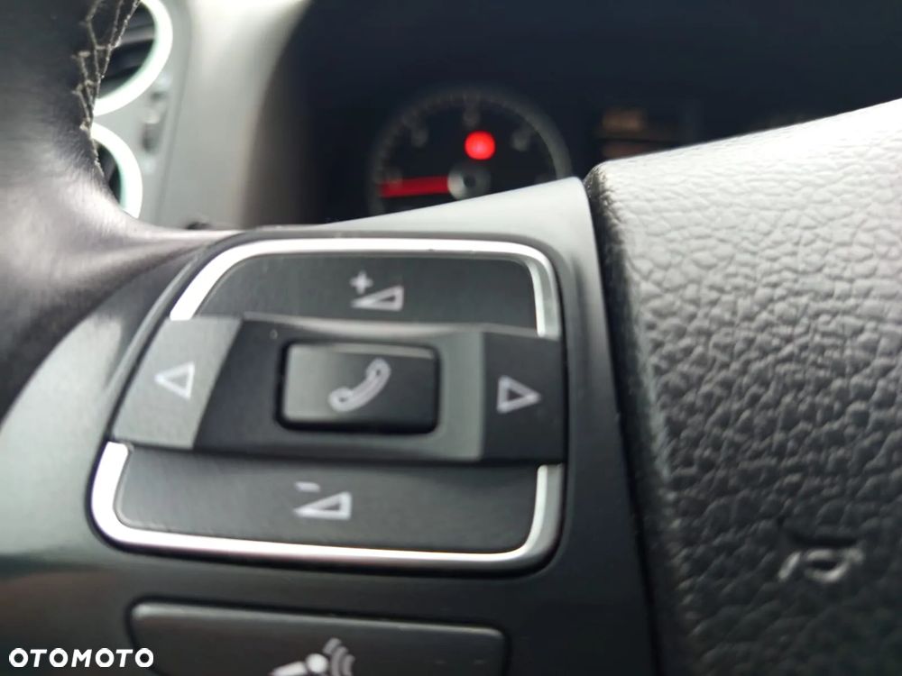 Volkswagen Golf Plus 1.6 TDI DPF Style - 23