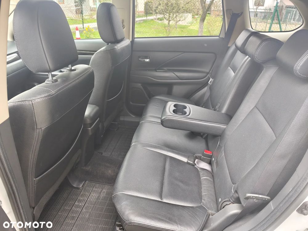 Mitsubishi Outlander 2.0 4WD CVT Diamant Edition+ - 15