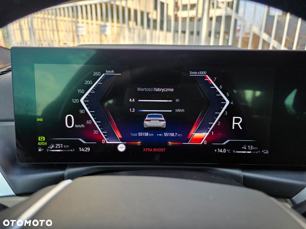 BMW Seria 3 330e xDrive M Sport - 24