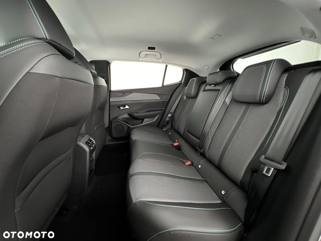 Peugeot 408 1.2 PureTech mHEV Allure S&S e-DSC6 - 6