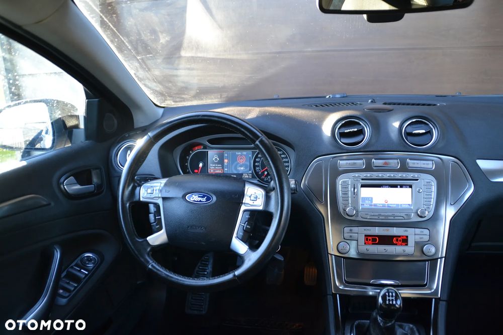 Ford Mondeo 2.0 FF Ghia - 31