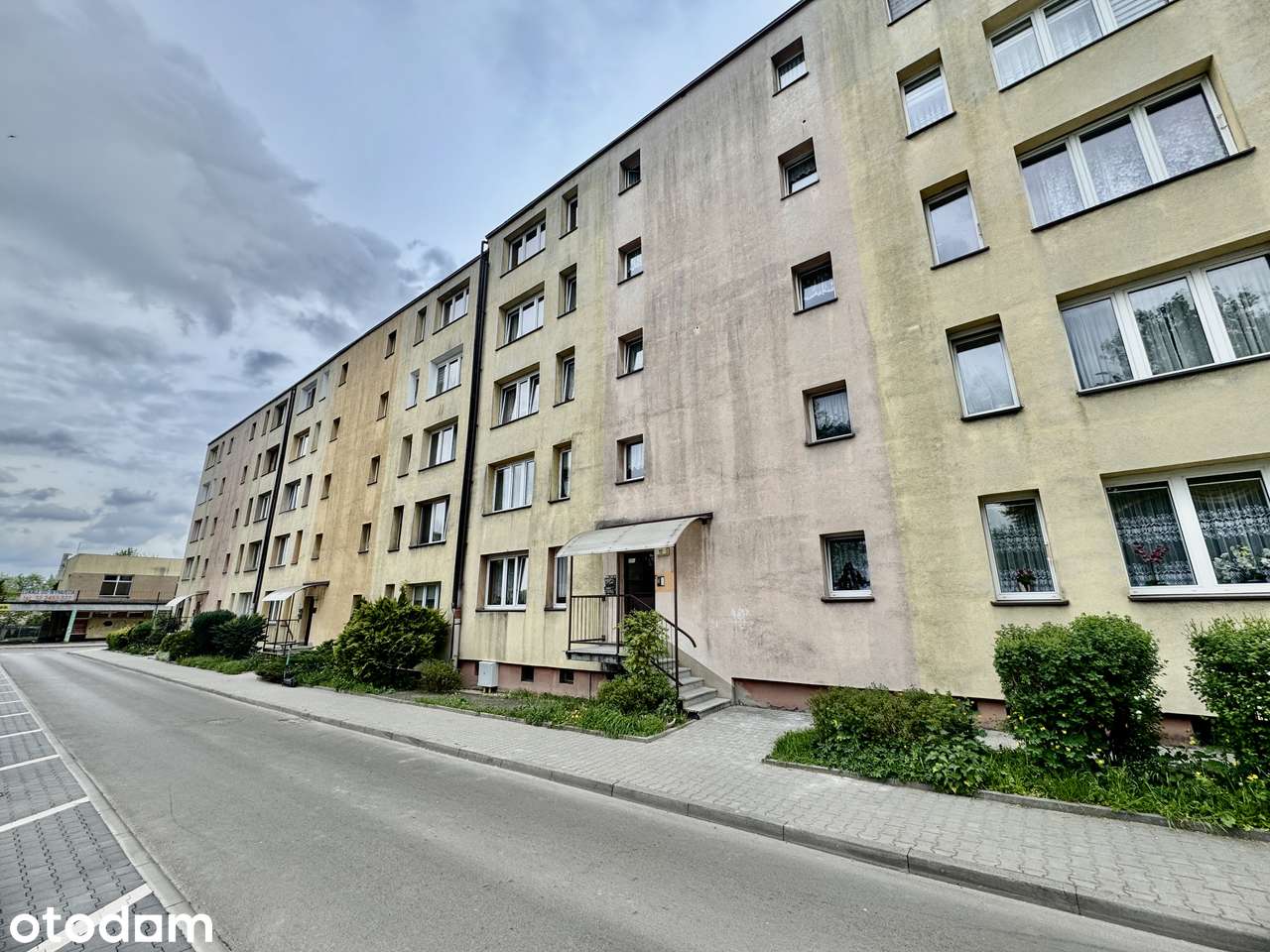 Dwupokojowe | Blisko DTŚ | Do remontu | Bezpośrednio