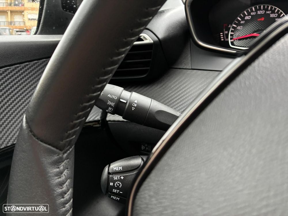 Peugeot 208 1.2 PureTech Active Pack - 19