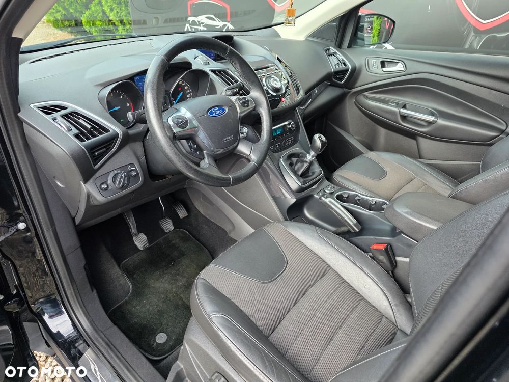 Ford Kuga 2.0 TDCi 2x4 Titanium - 12