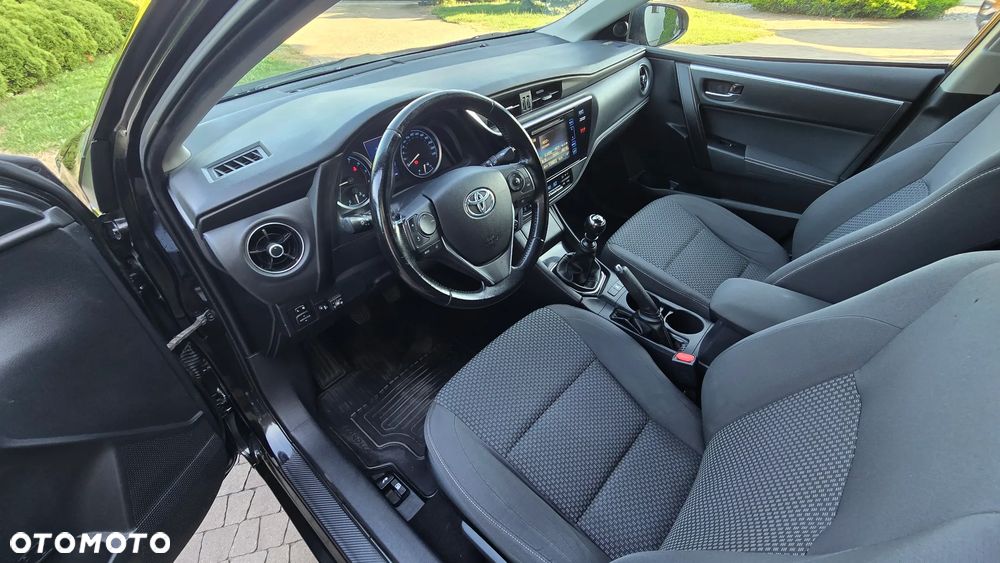Toyota Corolla - 28