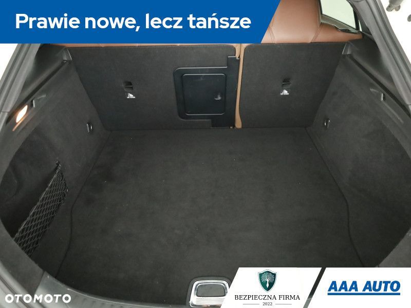 Mercedes-Benz CLA - 12