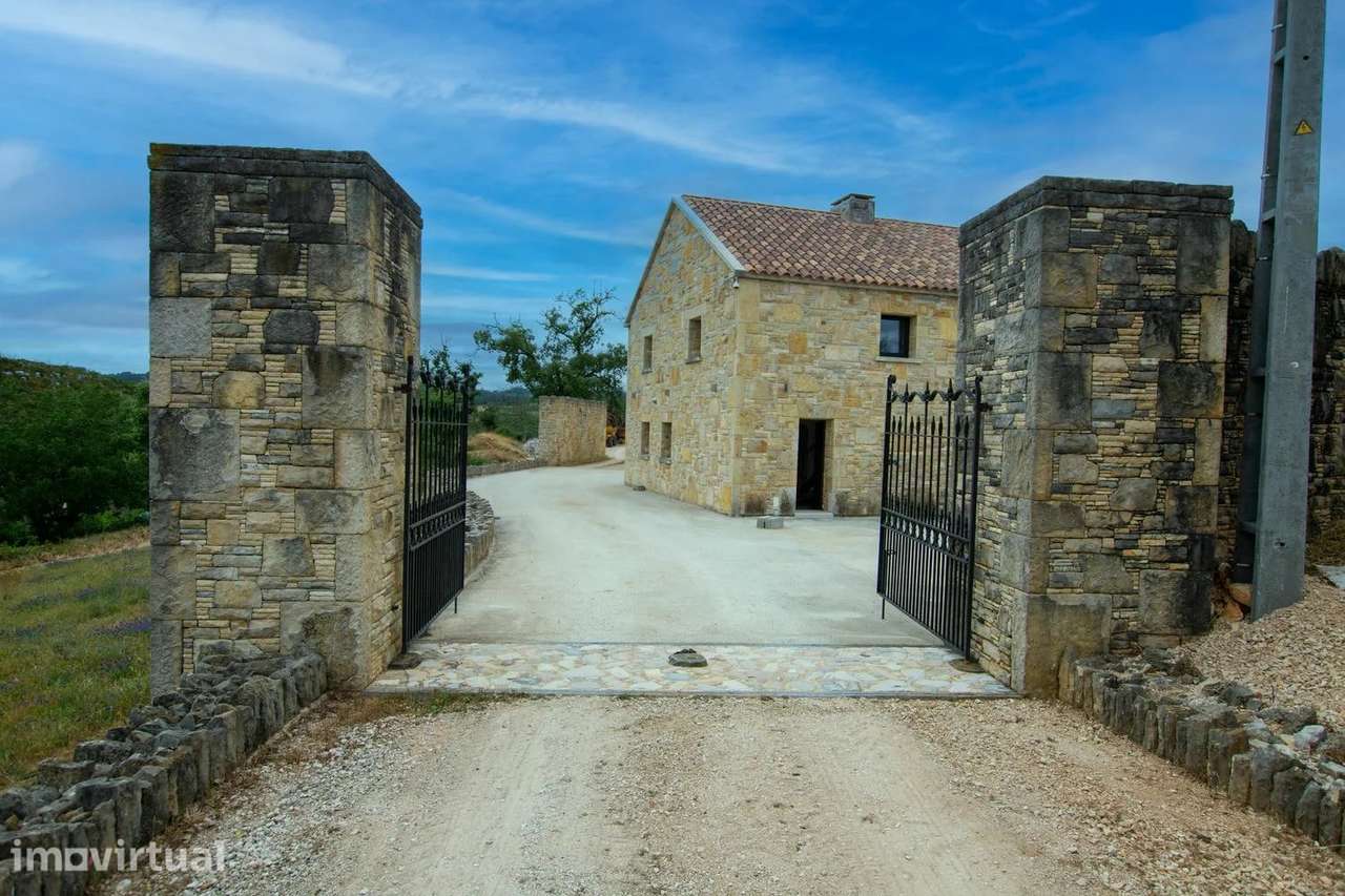 Obra Prima Única em Pedra Macieira Ansiao - Grande imagem: 3/47