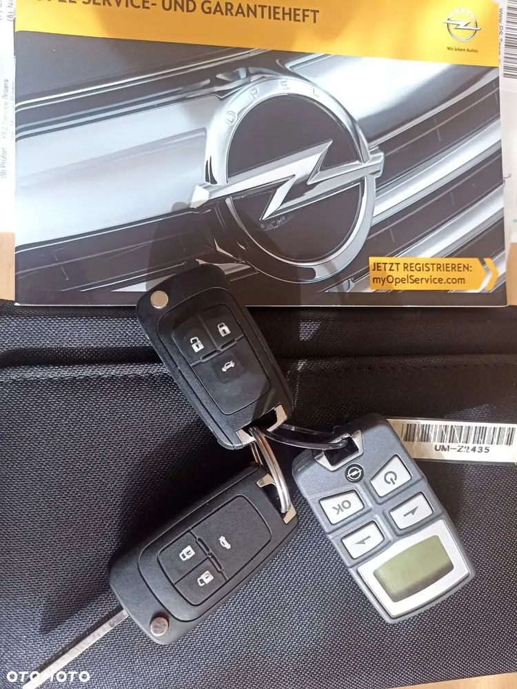 Opel Insignia - 38