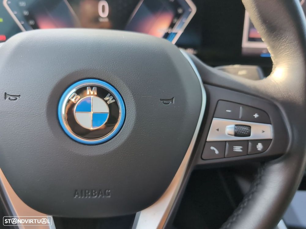 BMW i4 eDrive40 - 27