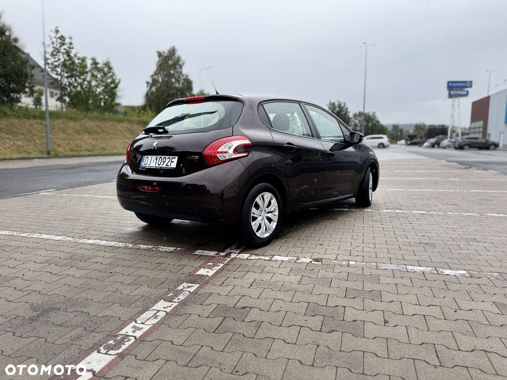 Peugeot 208 - 3