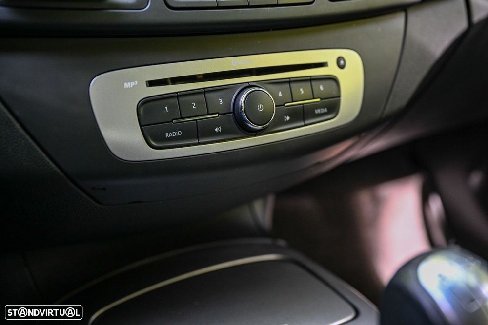 Renault Laguna Break 2.0 dCi Dynamique S 120g - 27