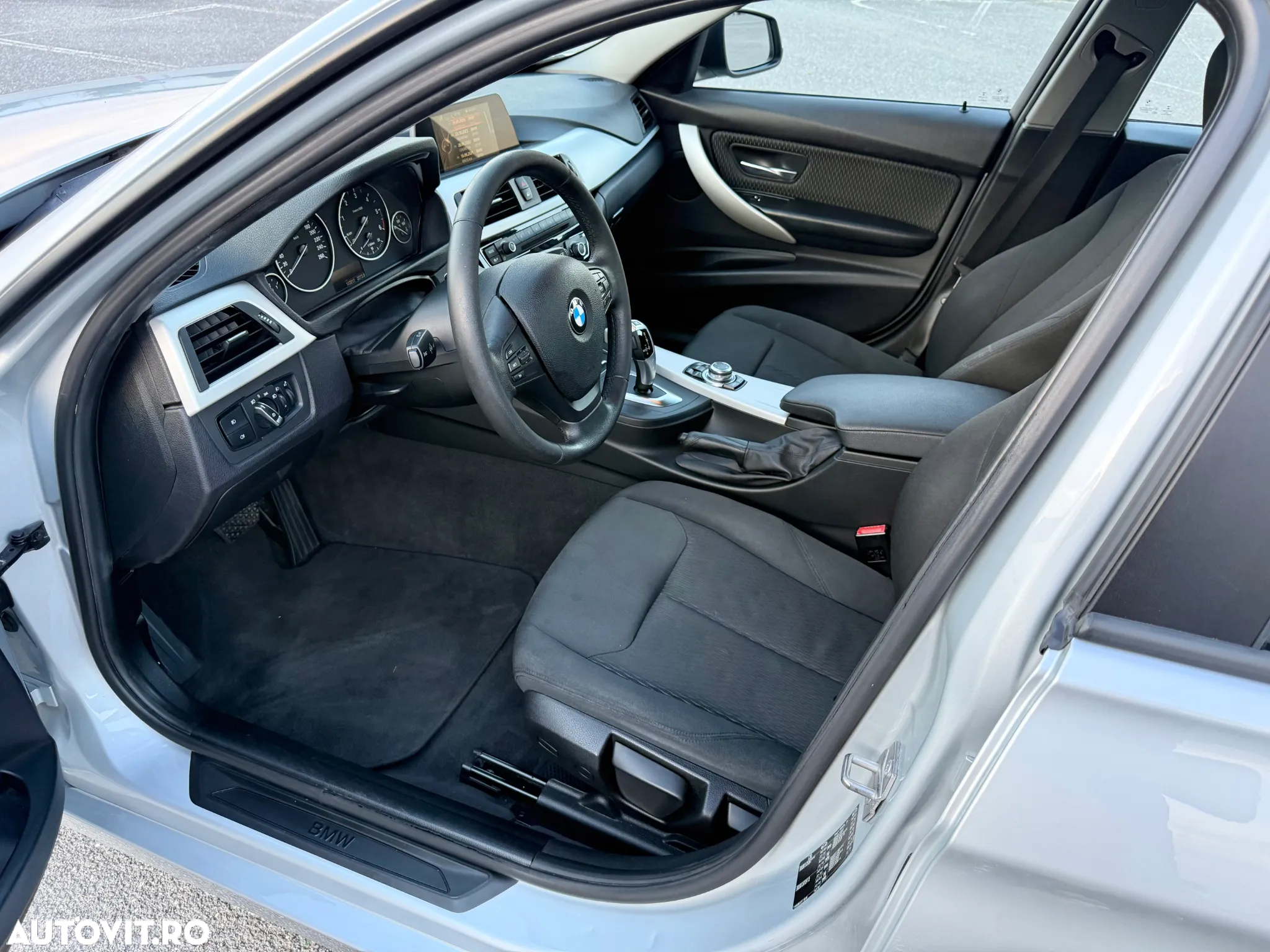 BMW Seria 3 318d Aut. Advantage - 16