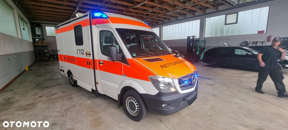 Mercedes-Benz Sprinter - 2