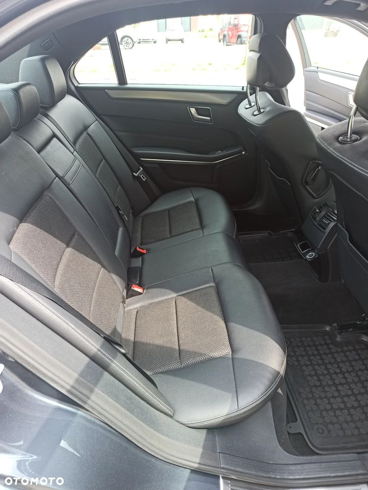 Mercedes-Benz Klasa E 250 CDI 7G-TRONIC Elegance - 29