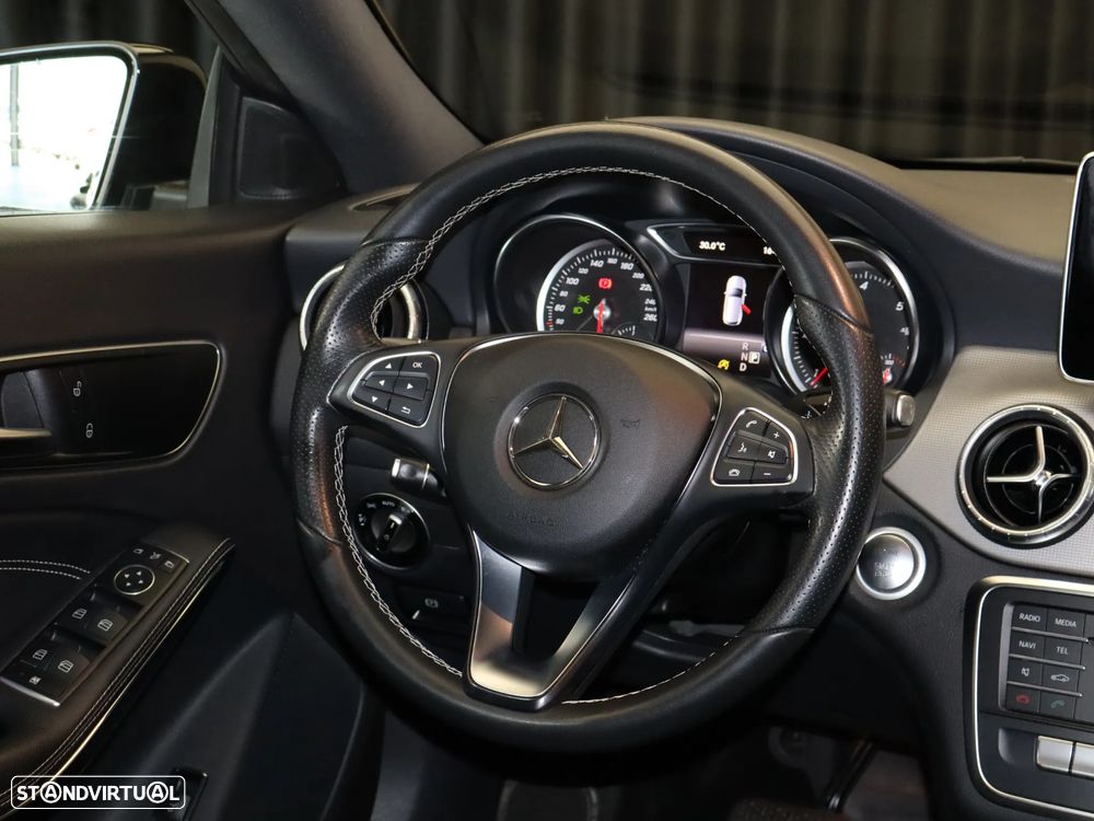 Mercedes-Benz CLA 200 d 7G-DCT Urban - 16