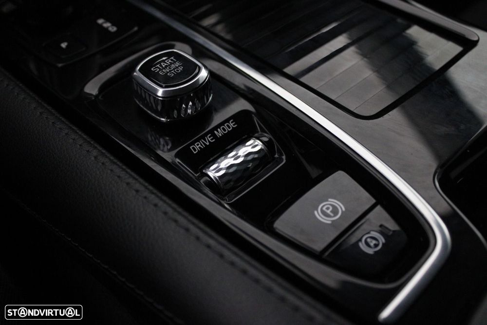 Volvo V60 2.0 T6 AWD TE R-Design Expression — fotografia 22