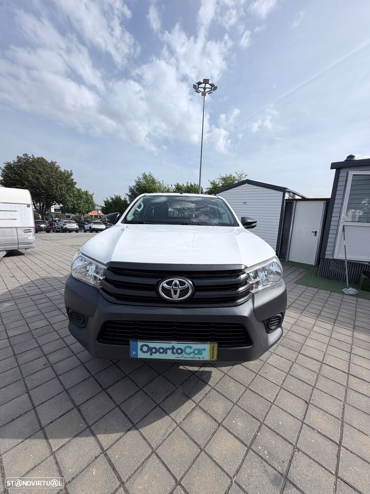 Toyota Hilux 2.4 D-4D 2WD CE - 8