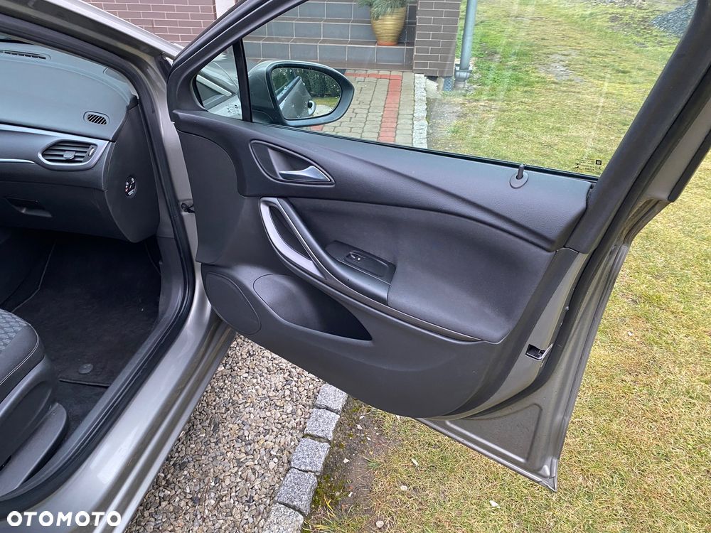 Opel Astra 1.4 T Dynamic - 17