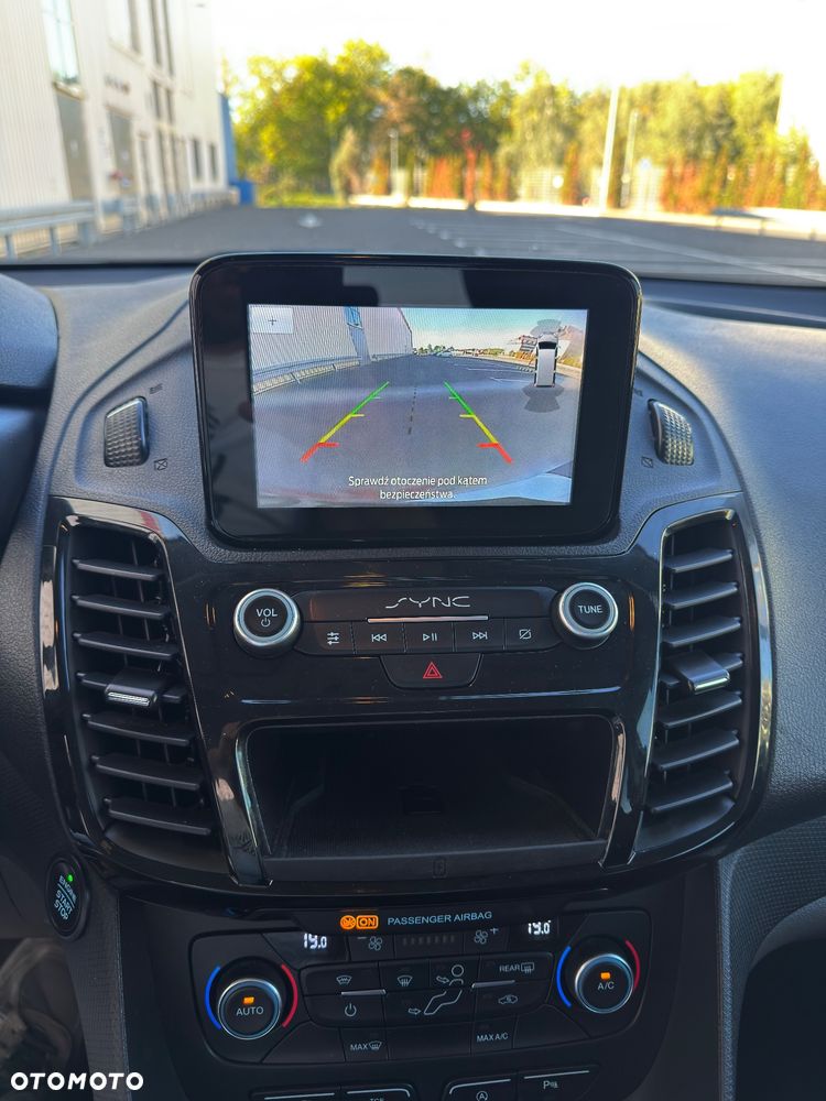 Ford Tourneo Connect - 22