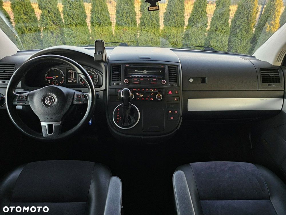 Volkswagen Multivan - 32