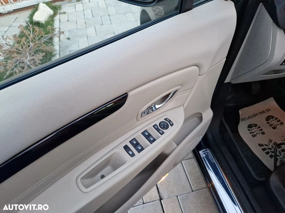 Renault Grand Scenic - 19