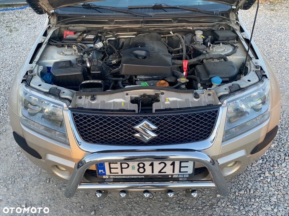 Suzuki Grand Vitara 2.0 De luxe - 19