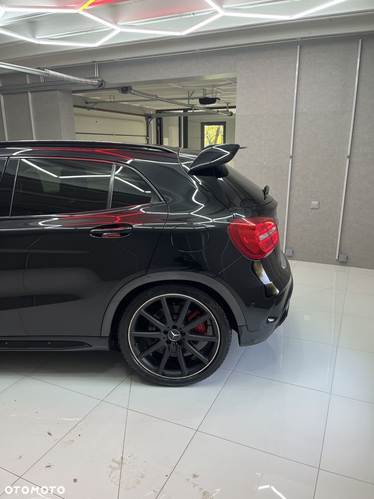 Mercedes-Benz GLA 45 AMG 4-Matic - 12