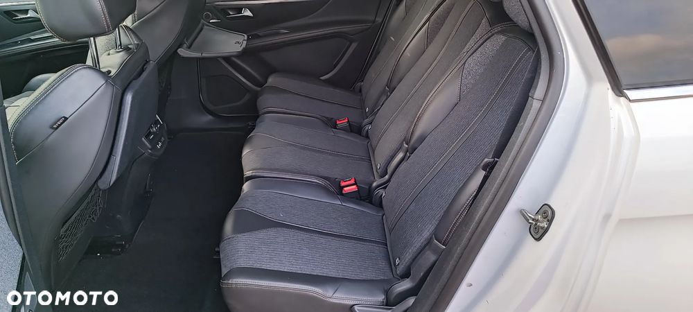 Peugeot 5008 - 9