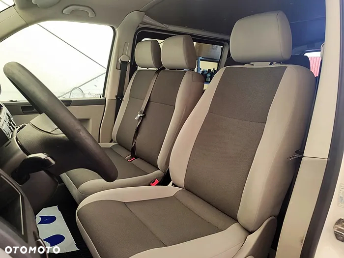 Volkswagen Caravelle - 24