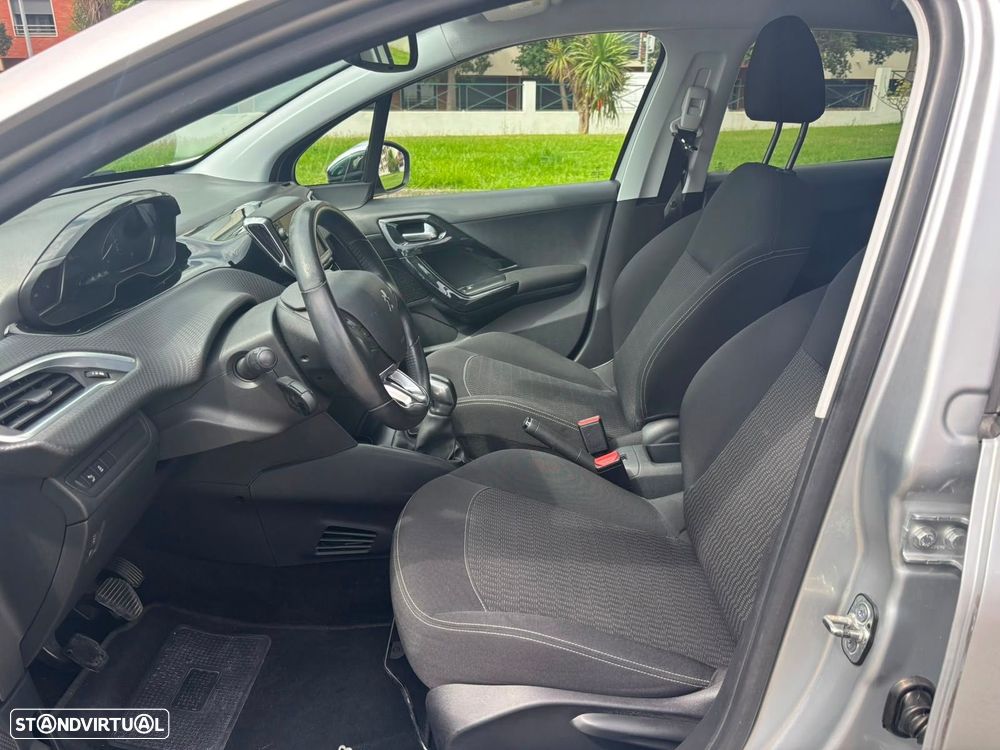 Peugeot 208 1.2 PureTech Style - 22