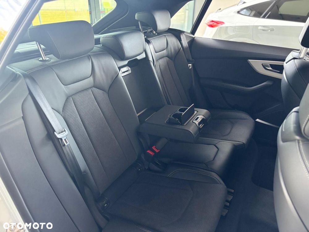 Audi Q8 - 17