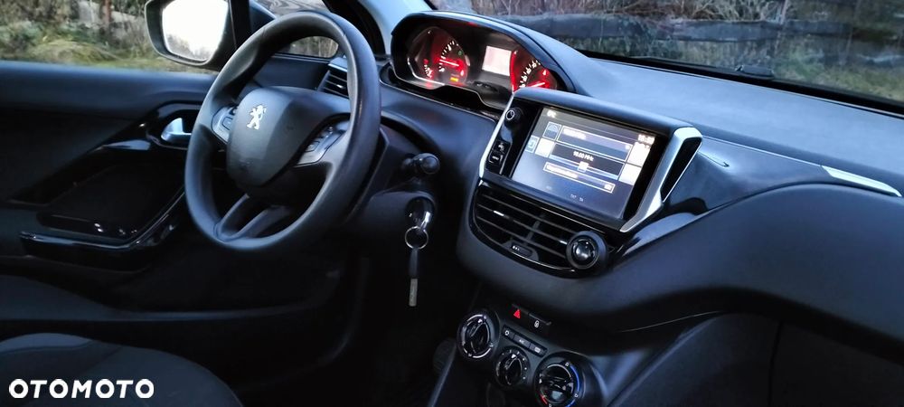 Peugeot 208 PureTech 82 Start & Stop Allure - 36