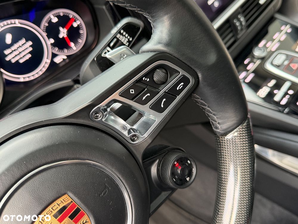 Porsche Cayenne Turbo - 26