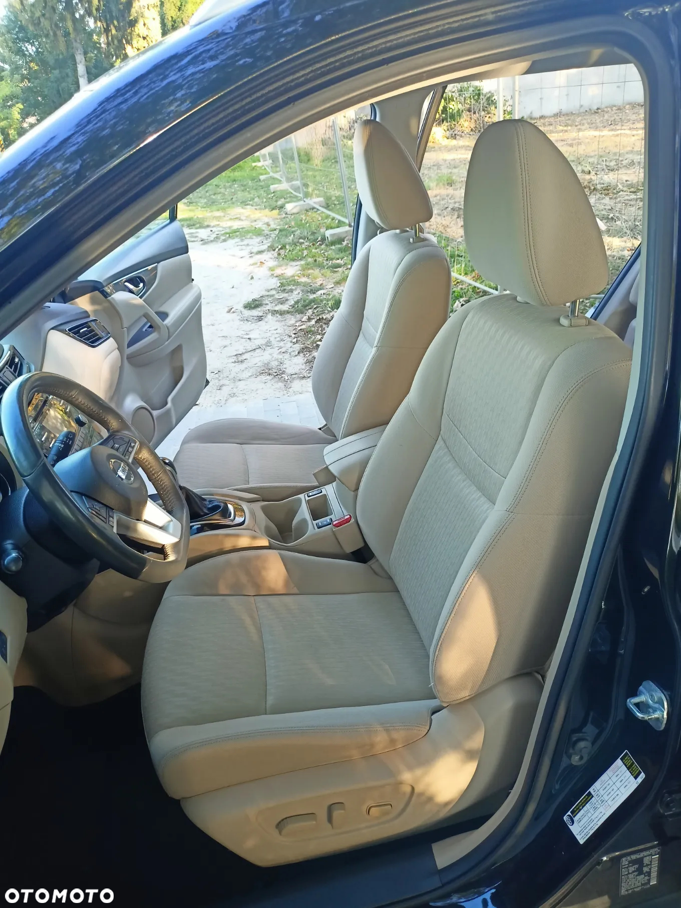 Nissan Rogue - 10