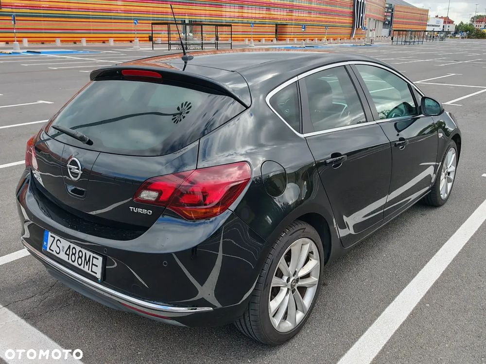 Opel Astra 1.4 T Cosmo - 11