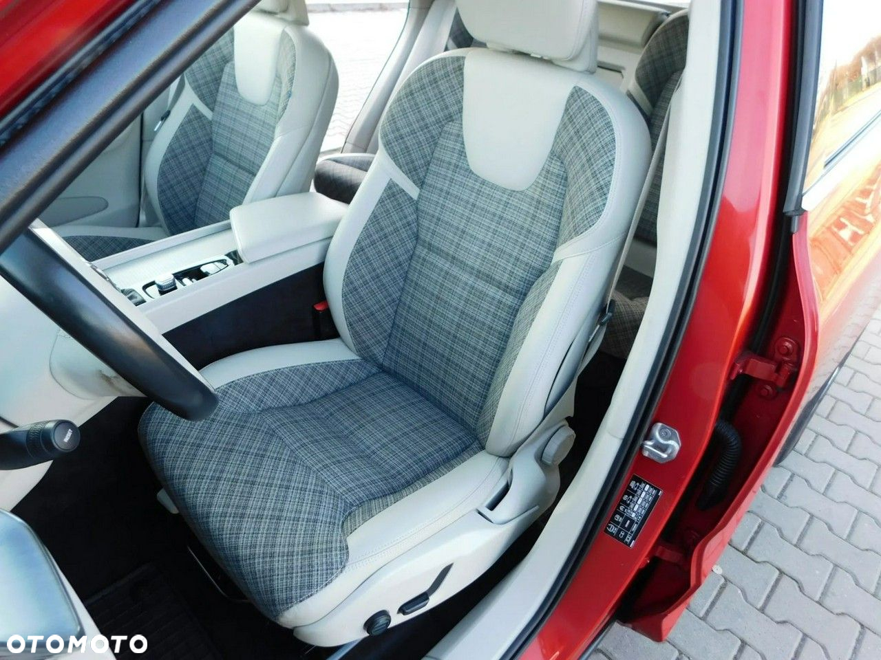 Volvo XC 60 D4 Momentum Pro - 7