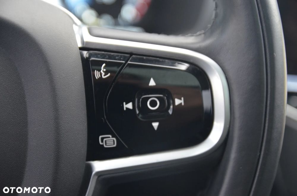 Volvo XC 90 T6 AWD Momentum - 31