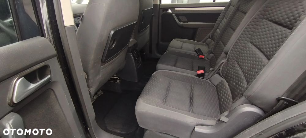 Volkswagen Touran 1.9 TDI Conceptline - 29