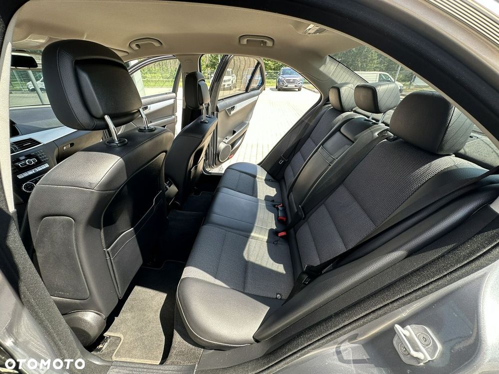 Mercedes-Benz Klasa C 180 BlueEFFICIENCY Avantgarde - 12