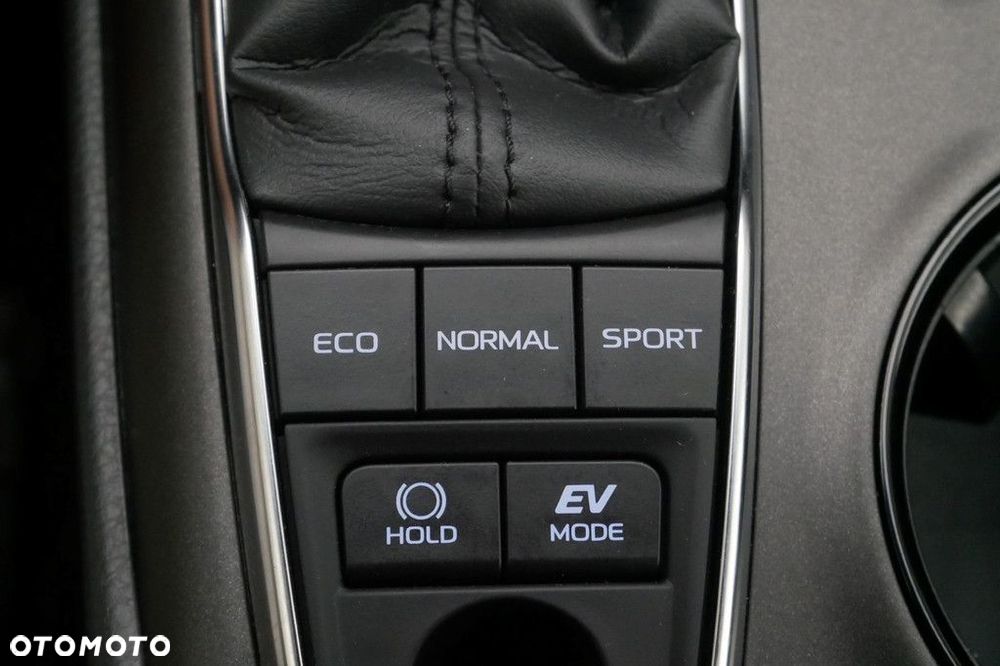 Toyota Camry 2.5 Hybrid Comfort CVT - 19