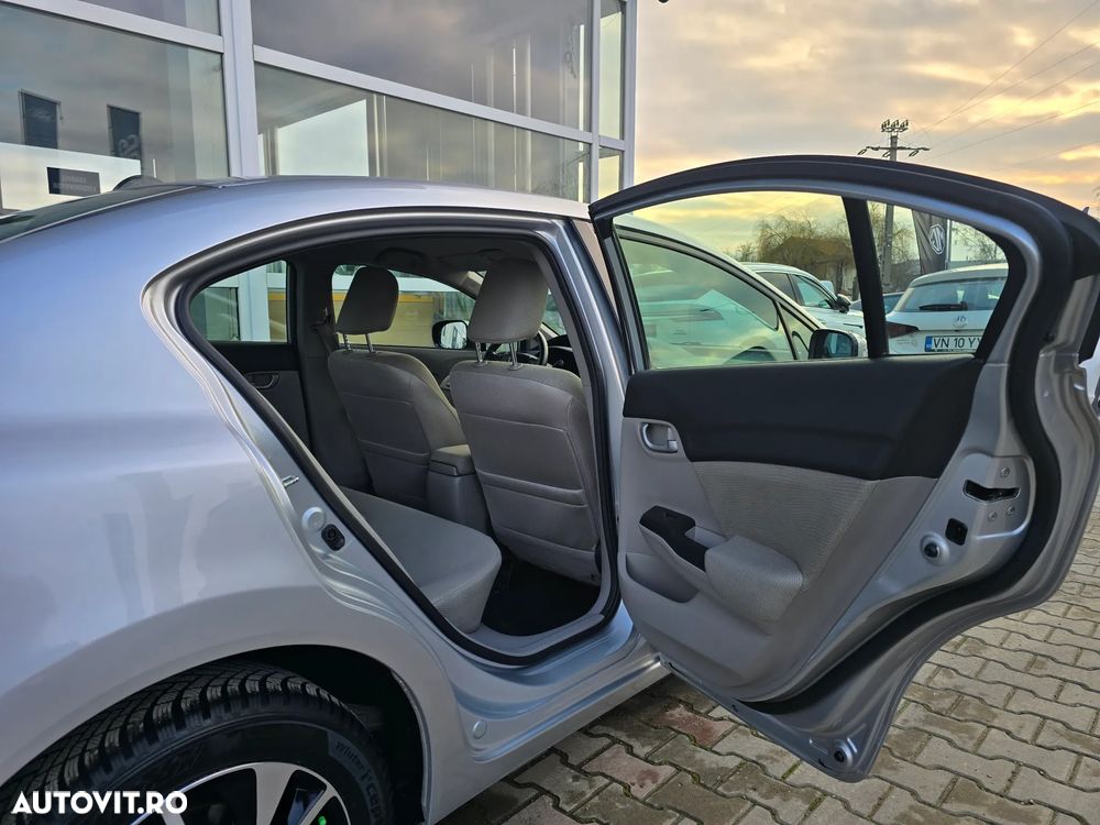 Honda Civic 1.8 i-VTEC MT Elegance Winter Pack - 11