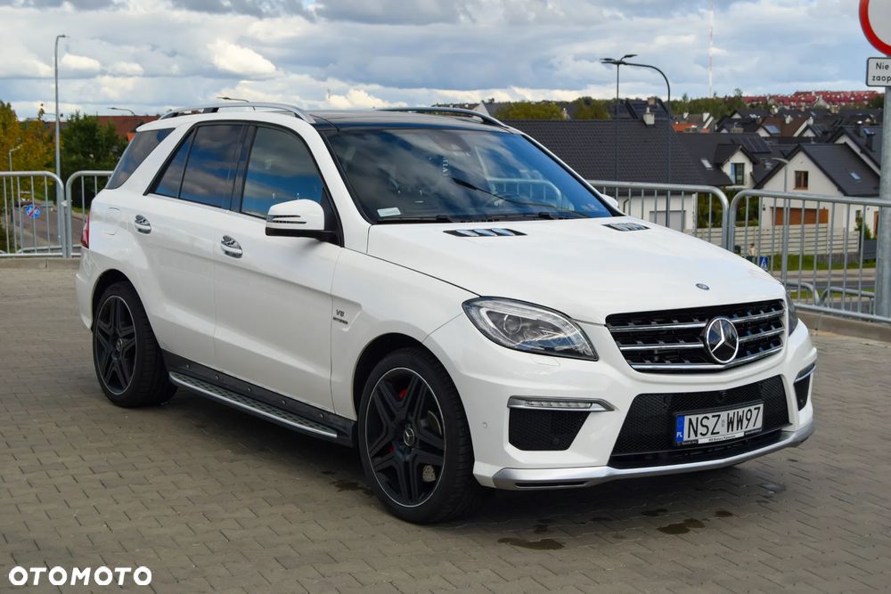 Mercedes-Benz ML 63 AMG 4Matic AMG SPEEDSHIFT 7G-TRONIC AMG Performance Package - 13